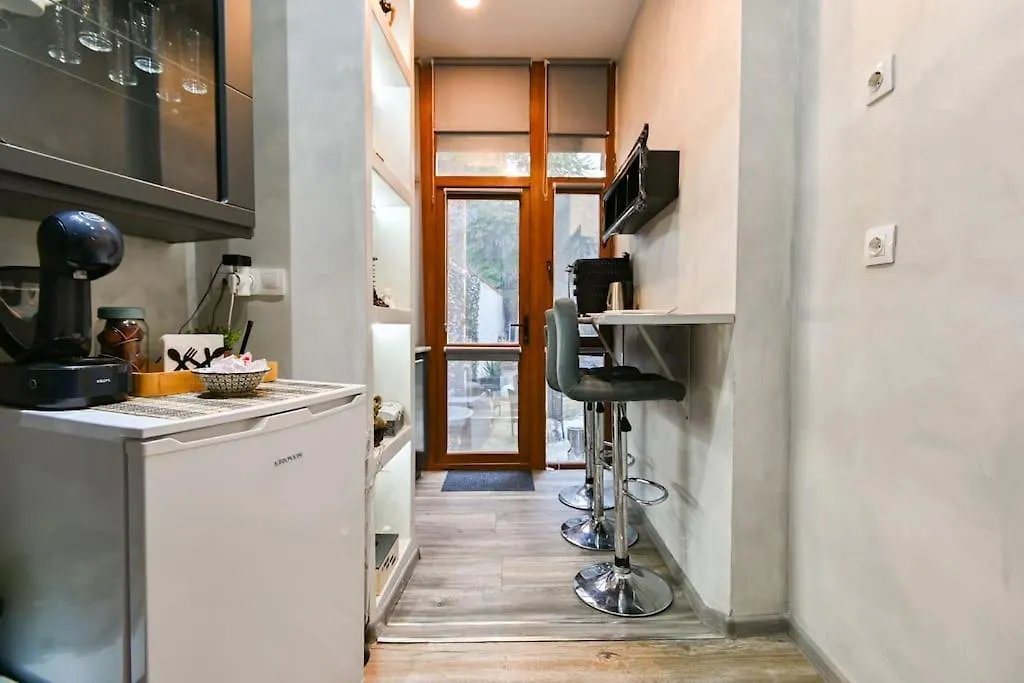 Velar 1Bdr Apartment ソフィア